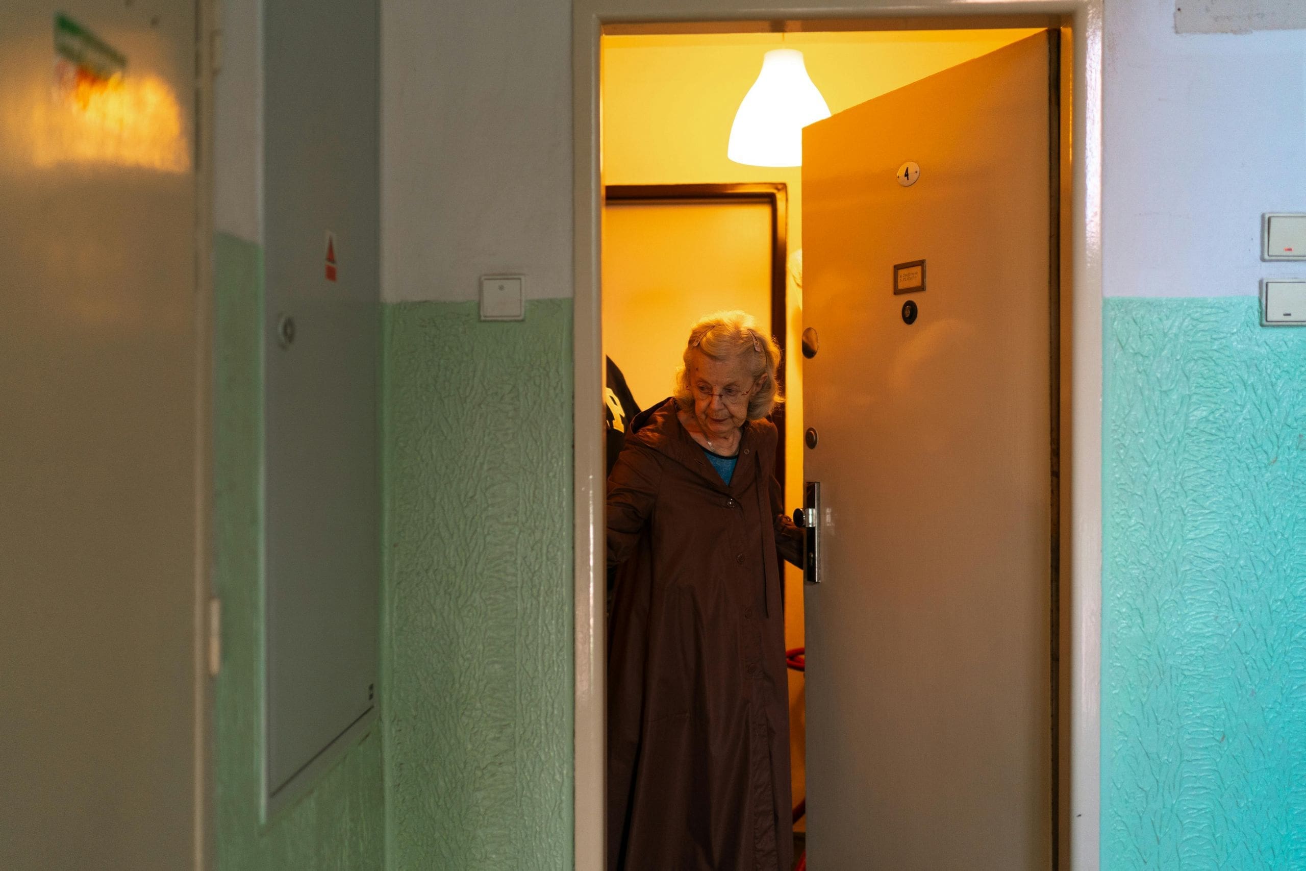Benefits of Waking Night Care for the Elderly
