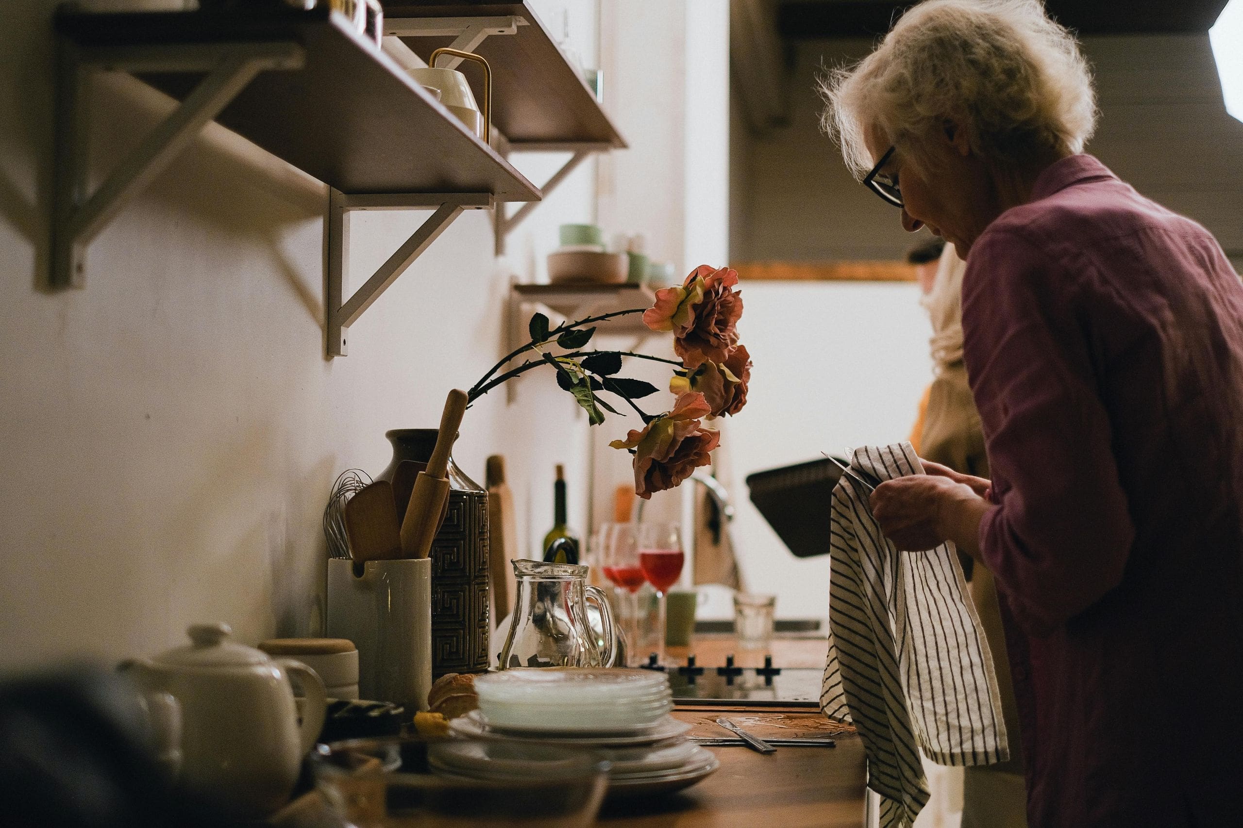 Benefits of Waking Night Care for the Elderly