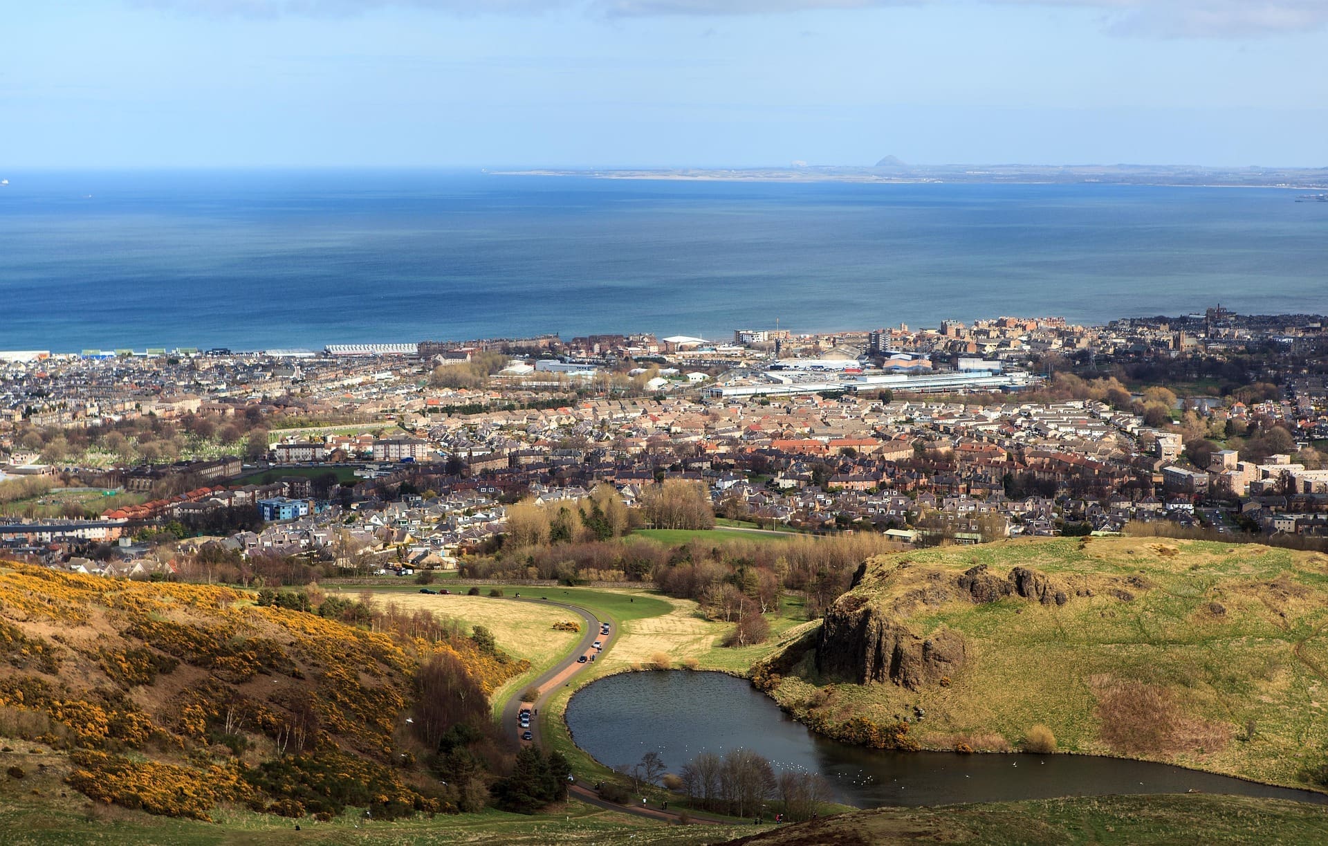 Modern Home Help: Staying Connected to Edinburgh